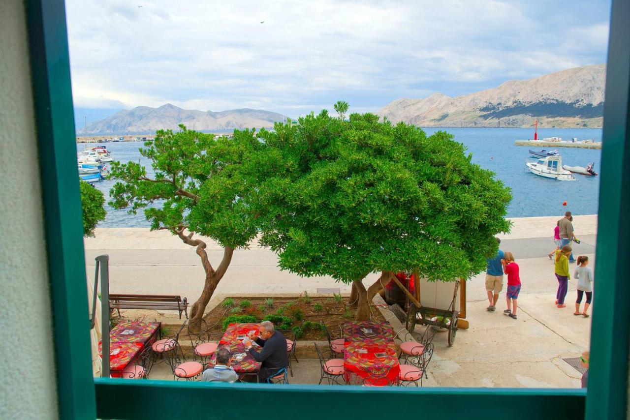 Diana More Baska  Bagian luar foto